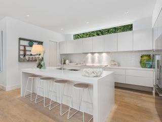 Point King Modern Masterpiece - Sorrento - 6