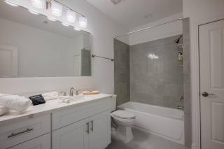2 Houses for Large Groups Near NRG, Toyota Stadiums - Houston - 7