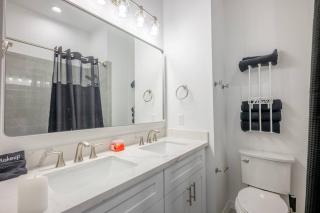 2 Houses for Large Groups Near NRG, Toyota Stadiums - 1