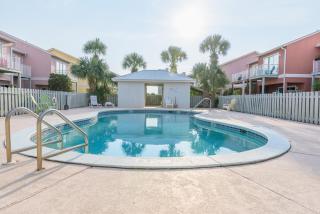 5 Min Walk to Beach, Sparkling Pool, Mins to Shops &outlet! 13 - Destin - 8
