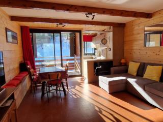 Appartement T2 pour 6 pers avec terrasse plein sud et cuisine équipée, face aux pistes - FR-1-165A-192 - Enchastrayes - 0