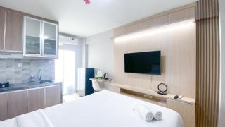 Cozy Living and Homey Studio Room Cinere Resort Apartment By Travelio - Depok - 6
