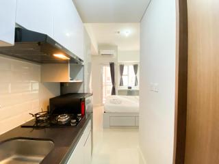 Nice and Cozy Studio at Transpark Juanda Bekasi Timur Apartment By Travelio - 2