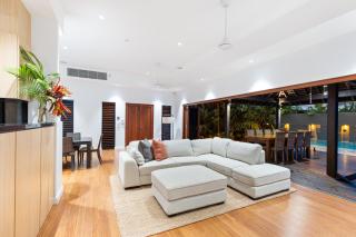 The Bali House - Beachfront Mirage Port Douglas - Port Douglas - 7
