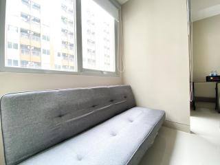 Homey and Cozy Stay Studio Gateway Park LRT City Bekasi Apartment By Travelio - Bekasi - 5
