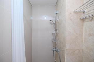 Cozy and Nice Studio at Transpark Cibubur Apartment By Travelio - Depok - 2