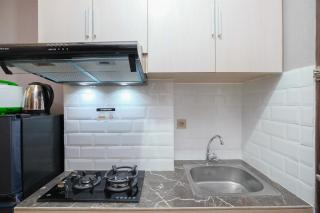 Cozy and Nice Studio at Transpark Cibubur Apartment By Travelio - Depok - 5