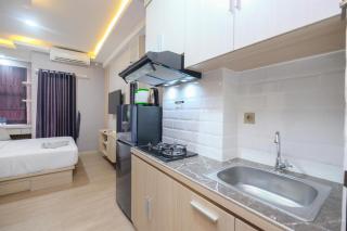Cozy and Nice Studio at Transpark Cibubur Apartment By Travelio - Depok - 4
