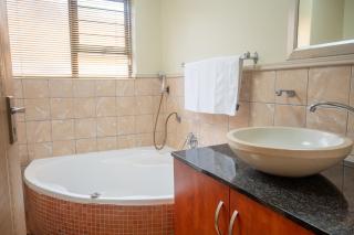 Premium Getaway @ la Bella Costa - Pretoria - 7