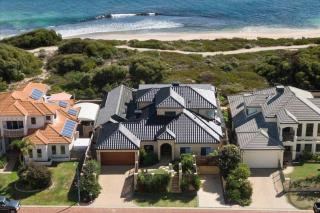 Absolute Oceanfront Retreat - Mandurah - 0