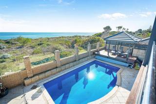 Absolute Oceanfront Retreat - Mandurah - 9