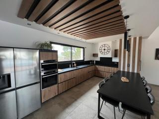 Villa moderne piscine privative hauteurs de Nimes - Nîmes - 8