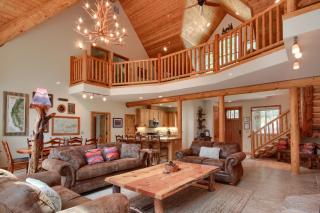 Rivercrest Lodge with Hot Tub-Pool Table-Firepit - North Wawona - 8