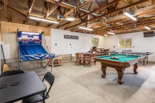 Hodges Hill Hideout w/ pool, spa, BBQ - Dog Friendly - Oakhurst - 3