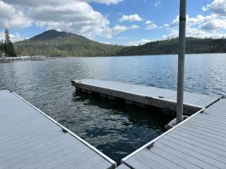 Lakeview Lodge w/ Boat slip, hot tub, lake views - Bass Lake - 8