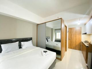 Minimalist Studio Room Gateway Park LRT City Bekasi Apartment By Travelio - Bekasi - 0