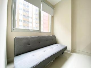 Minimalist Studio Room Gateway Park LRT City Bekasi Apartment By Travelio - Bekasi - 5