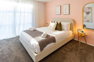 Relax in CBD Luxury Townhouse - Patio & Stadium - 8