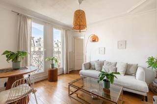 Le voltaire - Paris - 3