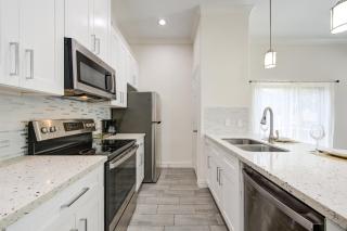 King size bed 3BR , cozy living room spacious luxurious Home Houston - Houston - 6