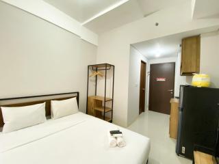 Chic and Cozy Studio Apartment at Transpark Juanda Bekasi By Travelio - Bekasi - 9