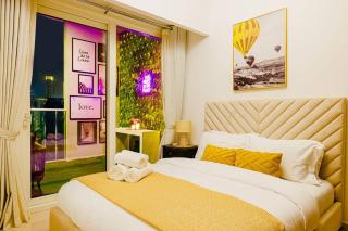 Gorgeous 2BR with full Burj Khalifa view, 5 mins from Dubai Mall - Dubai - 2