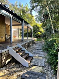 Beachside 4 bedroom Home in Emerald Beach - 3
