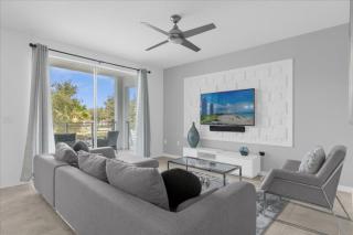 2 Bedrooms 2 Bathrooms Storey Lake Ct - 6