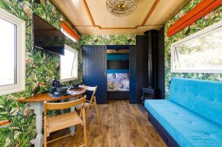 The Showman's Carriage w King Bed close to beach - 8
