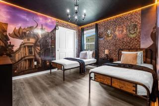 7 Bedrooms- 5,5 Bathrooms- Windsor Island 4420Kr - Davenport - 4