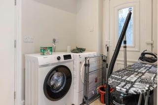 Large home sleep 11 with large garden High speed WiFi and free Parking Next London Transport - Harrow on the Hill - 4
