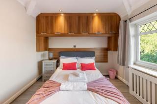 Large home sleep 11 with large garden High speed WiFi and free Parking Next London Transport - Harrow on the Hill - 2