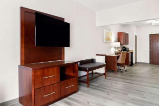 Comfort Suites Southfield-Detroit - 1