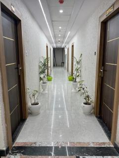 Hotel Laxmivillas - Varanasi - 4