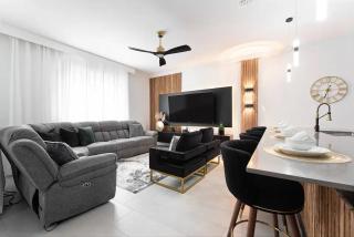 4 Bedrooms 3 Bathrooms Storey Lake 2457Rt - 8