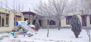 Royal Mount Guest House Ladakh by LexStays - Leh - 7