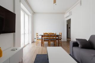 Corso Lodi Modern Apartment with Balcony - Milan - 2