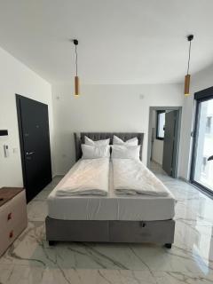 zauberhafte Apartment mit Meerblick in der Bucht von Kotor - Ðenovići - 0