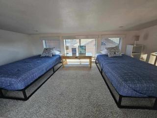 Sand Castle - Ocean Cabin 25 W Private Jacuzzi - Smith River - 7