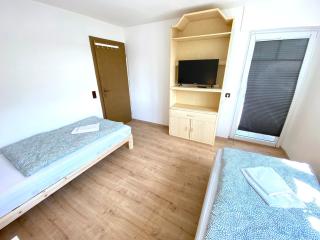 IV Apartment 12 Personen - Monteurzimmer - Ferienwohnung - Kronwieden - 5