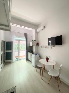 Comfy Studio APT close to Lake Park - Tirana - 8