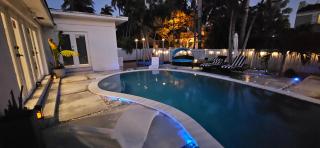 Beachside Bliss Pool Retreat Half mile to Beach - Hollywood - 5