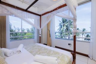 Beachfront Luxurious Apartment - 6