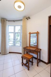 Beachfront Luxurious Apartment - 3