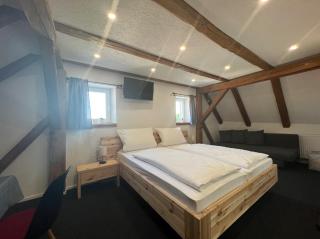 Familienzimmer mit Bettenlager - - 0