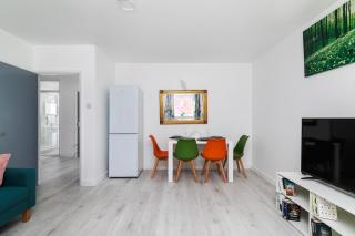 A Stunning Flat in London, Gants Hill - Redbridge - 4