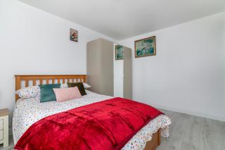 A Stunning Flat in London, Gants Hill - Redbridge - 1