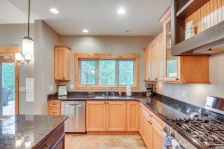 Pet-Friendly Columbia Falls Home with Gas Grill! - Columbia Falls - 2