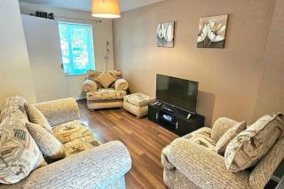 Cozy 3-Bed House Near Willen Lake with Garden - 7