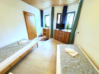 I Apartment 17 Personen - Monteurzimmer - Ferienwohnung, Großköllnbach - Pilsting - 7